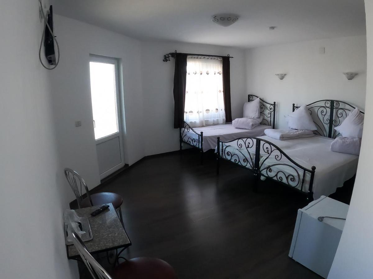 Motel Aris Meridian Piatra Neamţ Exterior foto
