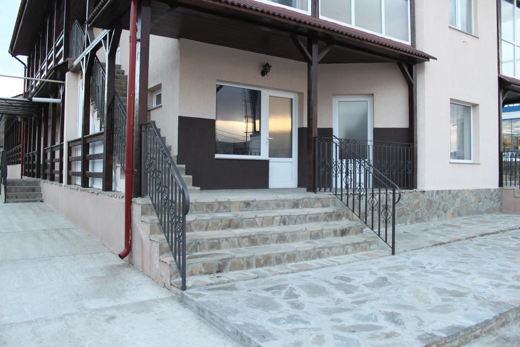 Motel Aris Meridian Piatra Neamţ Exterior foto