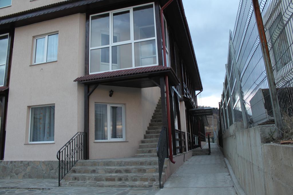 Motel Aris Meridian Piatra Neamţ Exterior foto