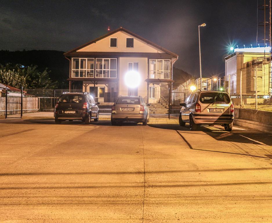Motel Aris Meridian Piatra Neamţ Exterior foto