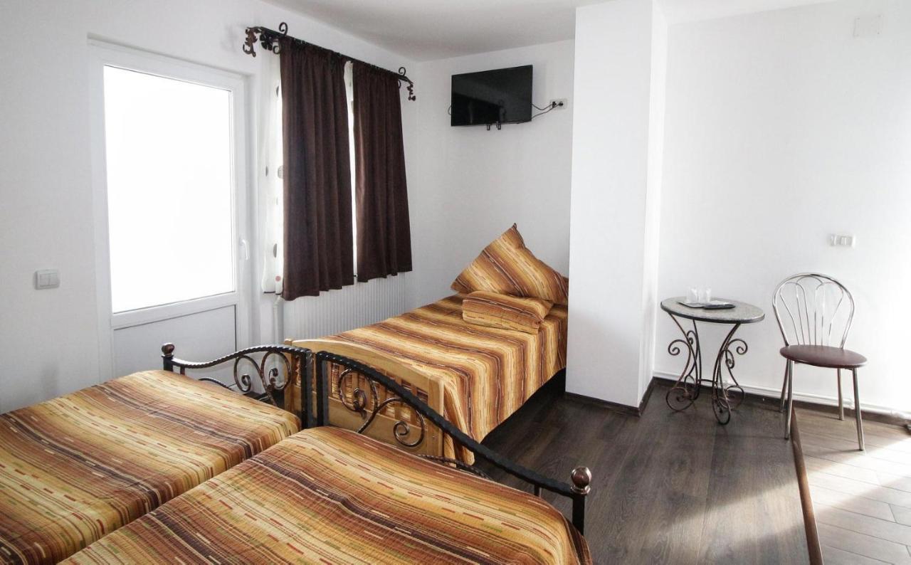 Motel Aris Meridian Piatra Neamţ Exterior foto